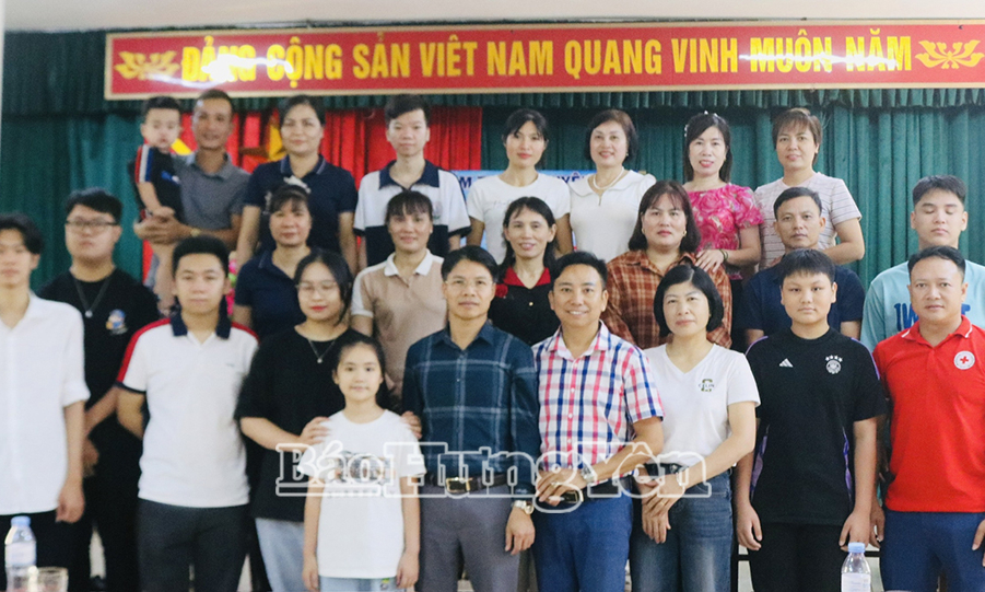 Tặng quà, nấu ăn thiện nguyện tại Trung tâm Bảo trợ xã hội và Công tác xã hội tỉnh