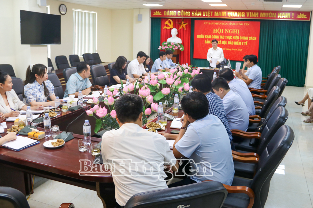 Toàn cảnh cuộc họp.