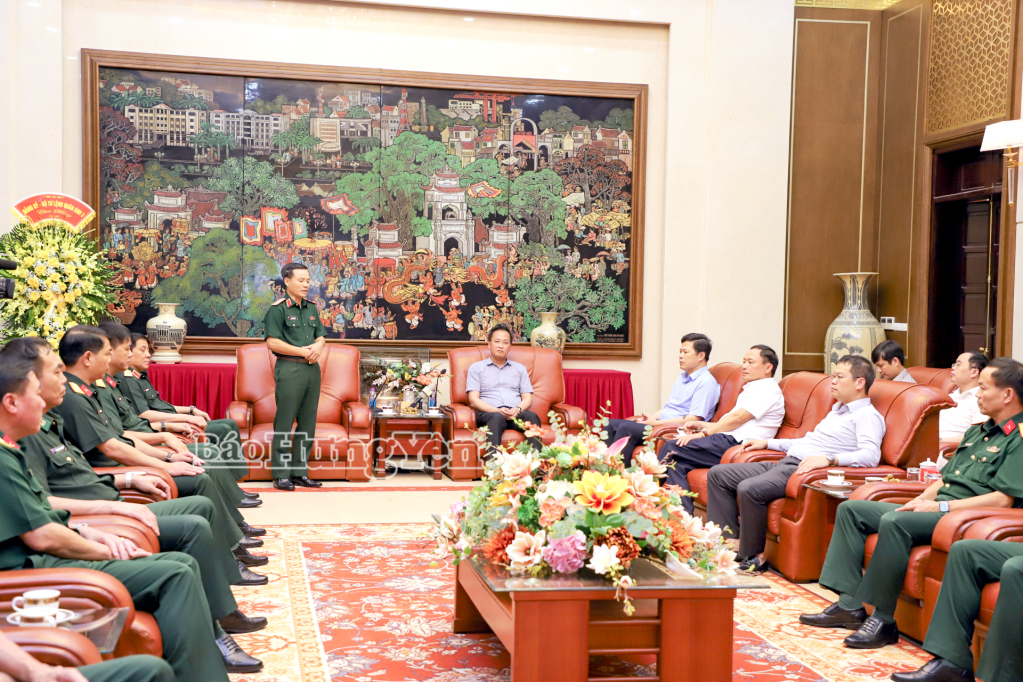 Quang cảnh buổi tiếp Đoàn công tác Bộ Tư lệnh Quân khu 3.