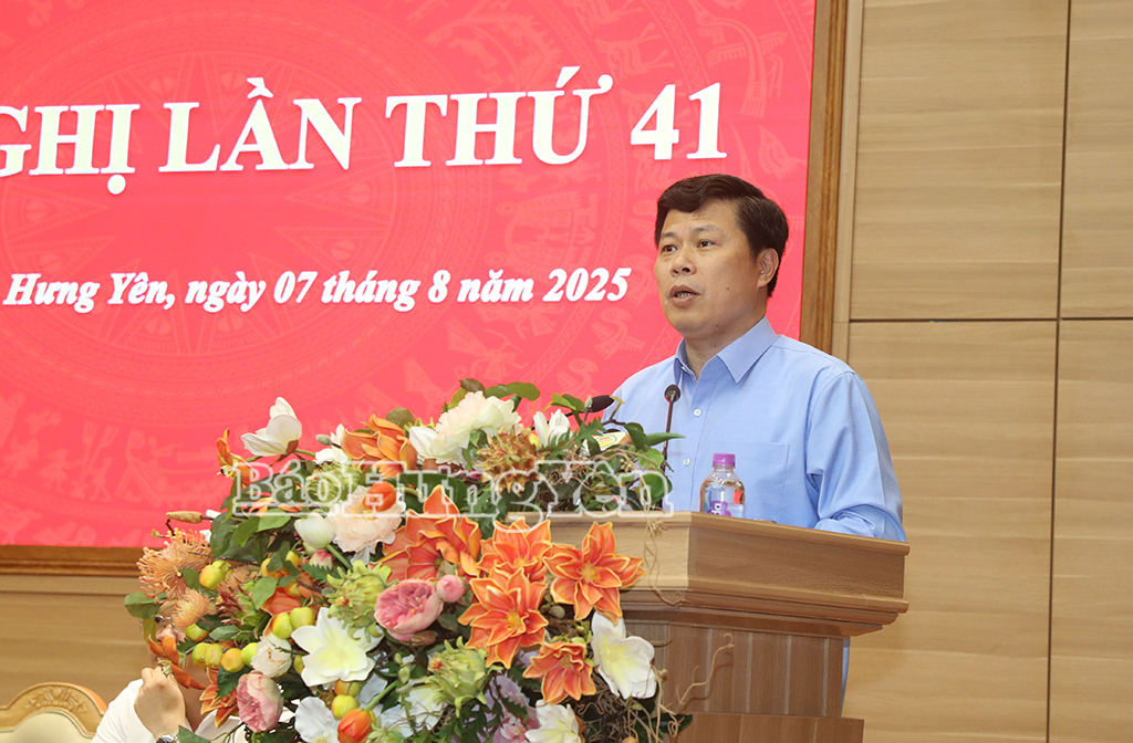 Đồng chí Phó Bí thư Thường trực Tỉnh ủy Trần Quốc Toản phát biểu tại hội nghị.