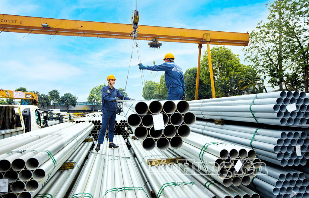 Giờ sản xuất tại Công ty TNHH Ống thép Hòa Phát