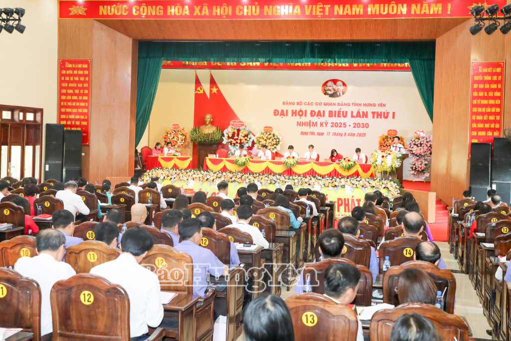 Toàn cảnh phiên làm việc thứ nhất Đại hội đại biểu Đảng bộ các cơ quan Đảng tỉnh lần thứ I, nhiệm kỳ 2025-2030.