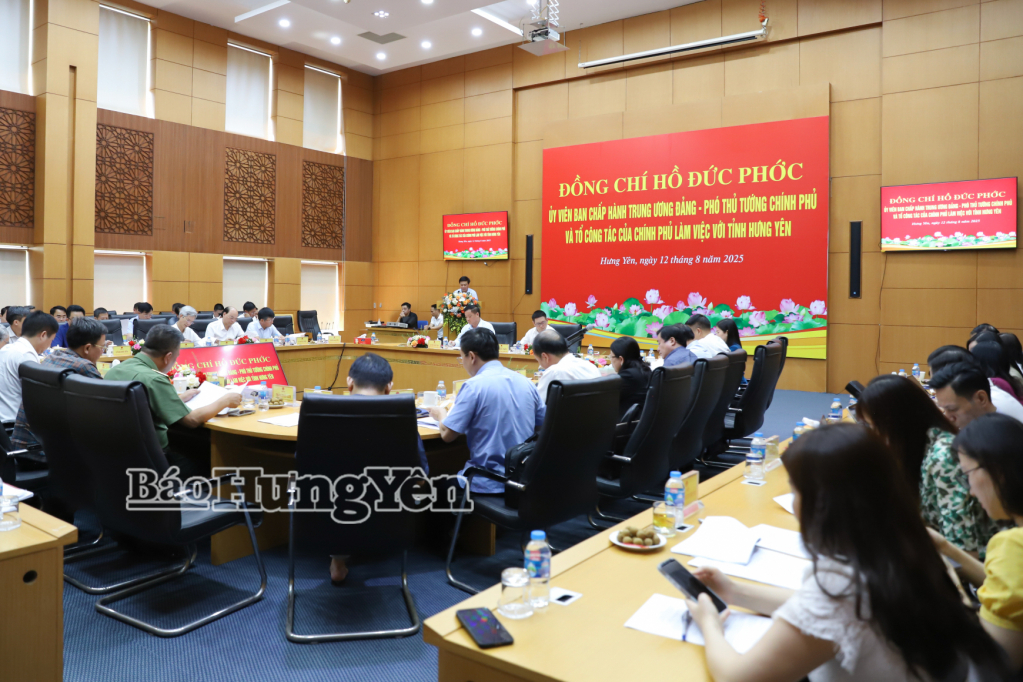 Các đại biểu dự hội nghị.