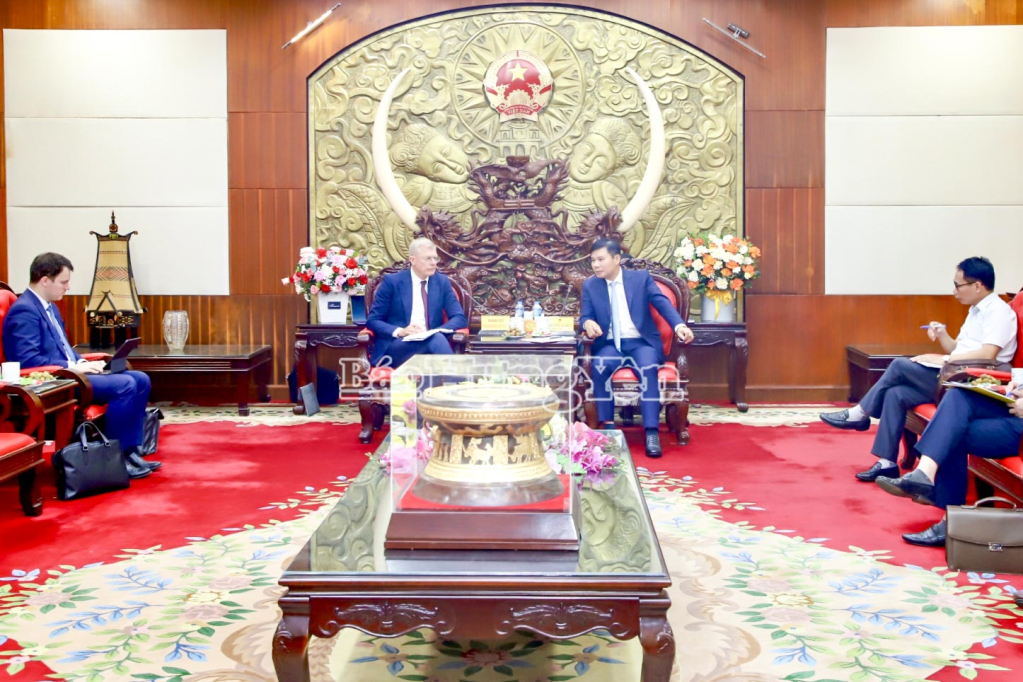 Quang cảnh buổi làm việc.