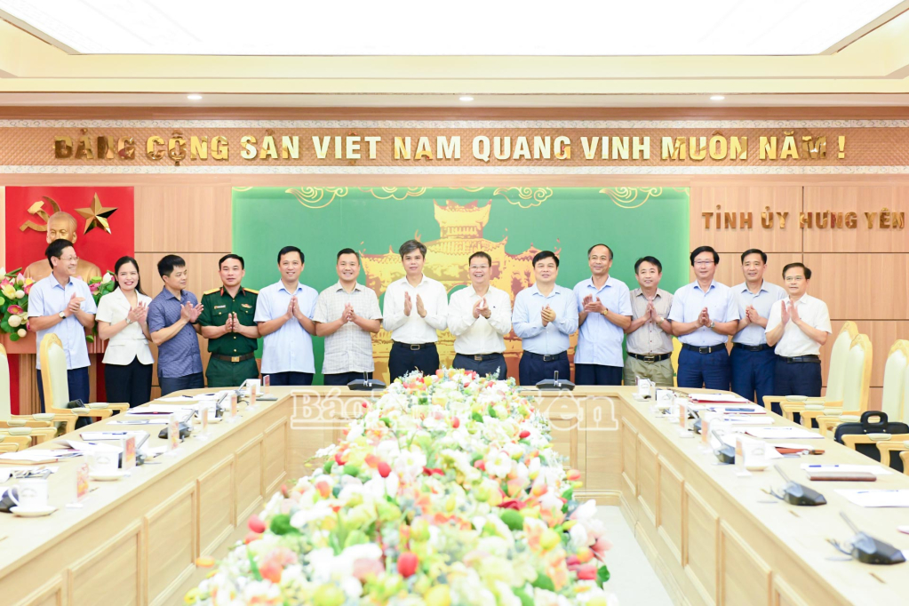 Các thành viên Ban Chỉ đạo công tác tôn giáo tỉnh.