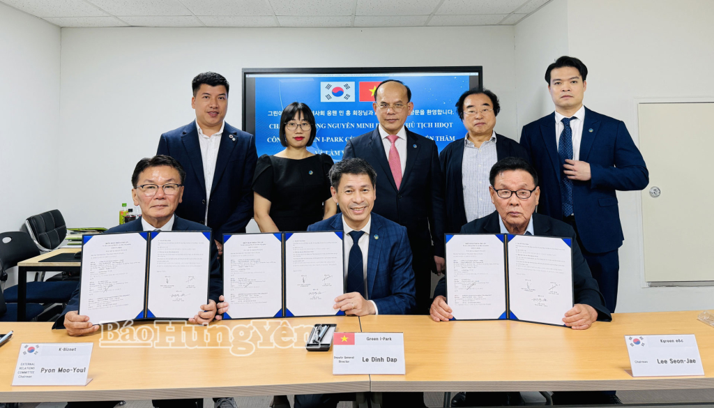 Lãnh đạo Tập đoàn Green i-Park và hội Hiệp hội KBIZNET chứng kiến lễ ký kết Thỏa thuận hợp tác giữa Công ty Cổ phần Green i-Park và Công ty K-Green E&C.