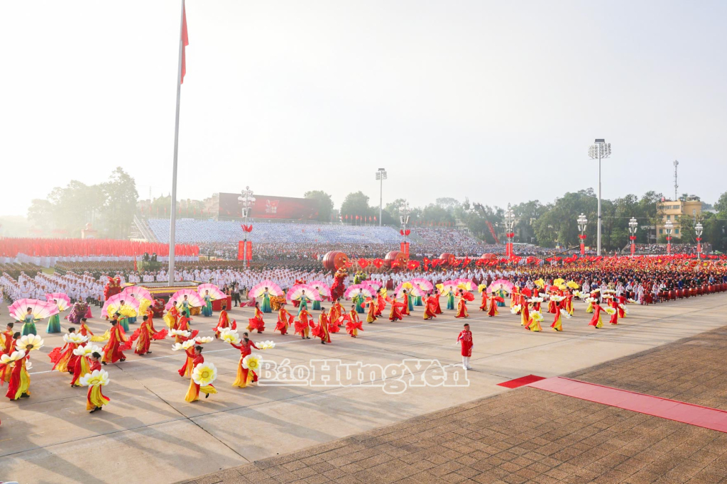 Màn biểu diễn nghệ thuật tại lễ kỷ niệm.