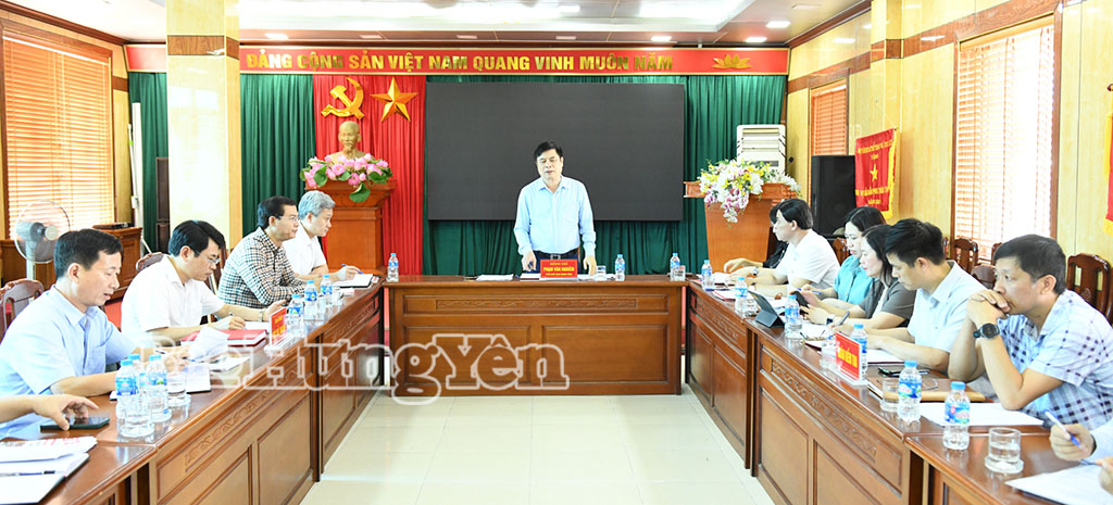 Đồng chí Phó Chủ tịch UBND tỉnh Phạm Văn Nghiêm phát biểu tại buổi làm việc.