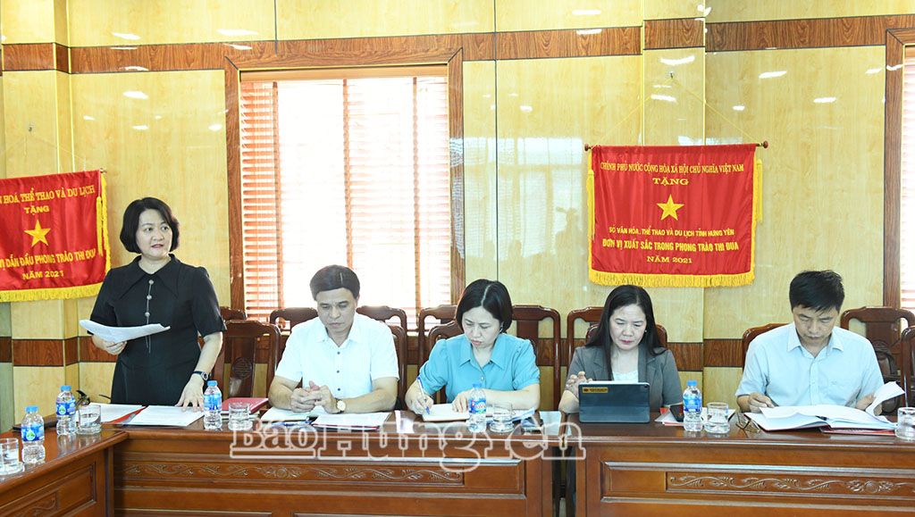 Đại biểu thảo luận tại buổi làm việc.