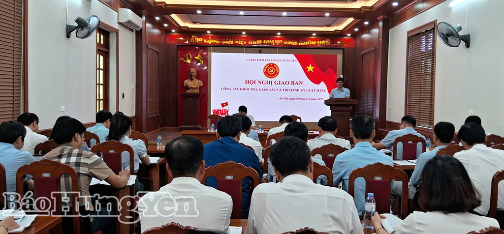 Quang cảnh hội nghị giao ban.