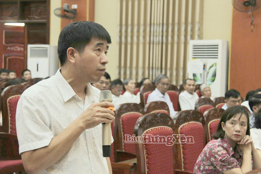 Đại biểu tham gia ý kiến tại kỳ họp.