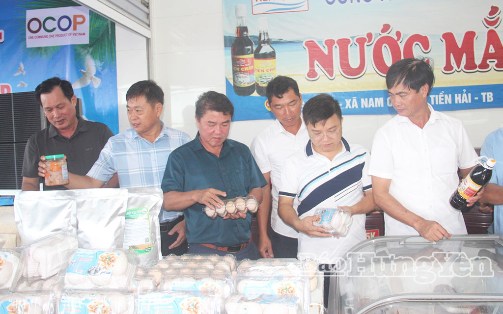 Sản phẩm vịt biển, trứng vịt biển của HTX Chăn nuôi tổng hợp, xã Đông Tiền Hải được khách hàng ưa chuộng.