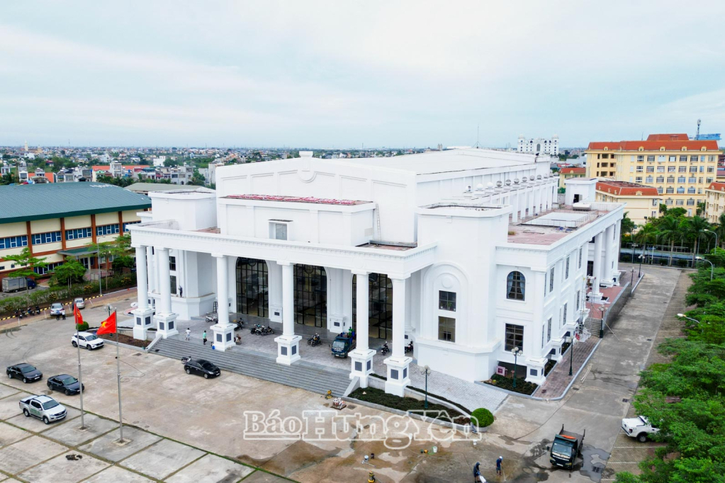 Toàn cảnh Nhà Văn hoá Lao động tỉnh (phường Trà Lý) nơi tổ chức Đại hội đại biểu Đảng bộ tỉnh Hưng Yên lần thứ I, nhiệm kỳ 2025-2030.