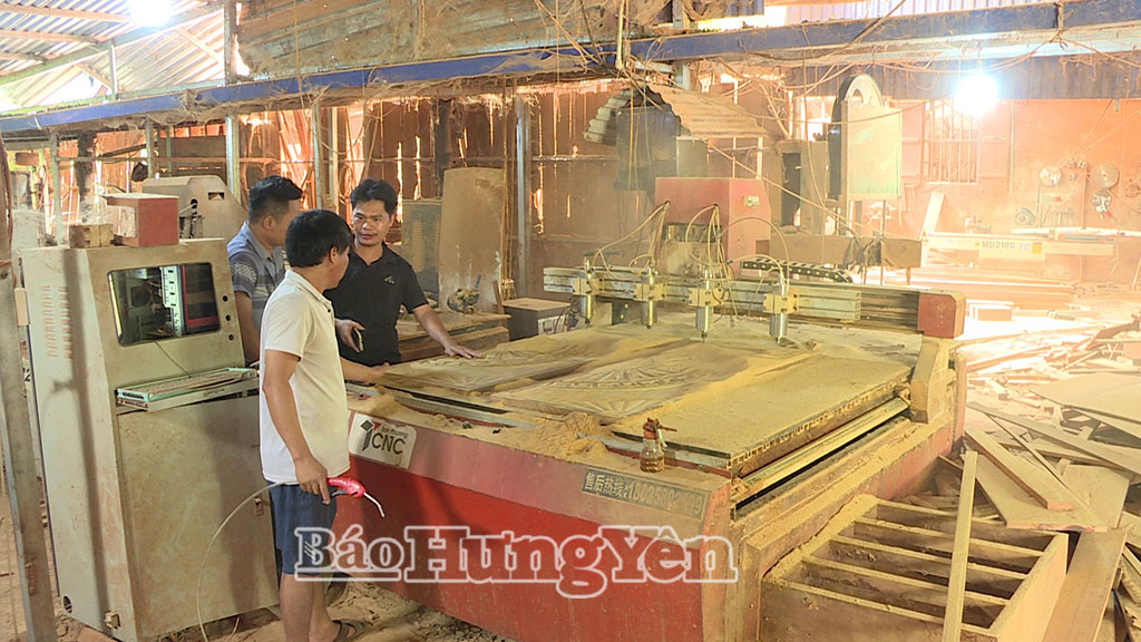 Hoạt động sản xuất tại một cơ sở ở thôn Thụy Lân.