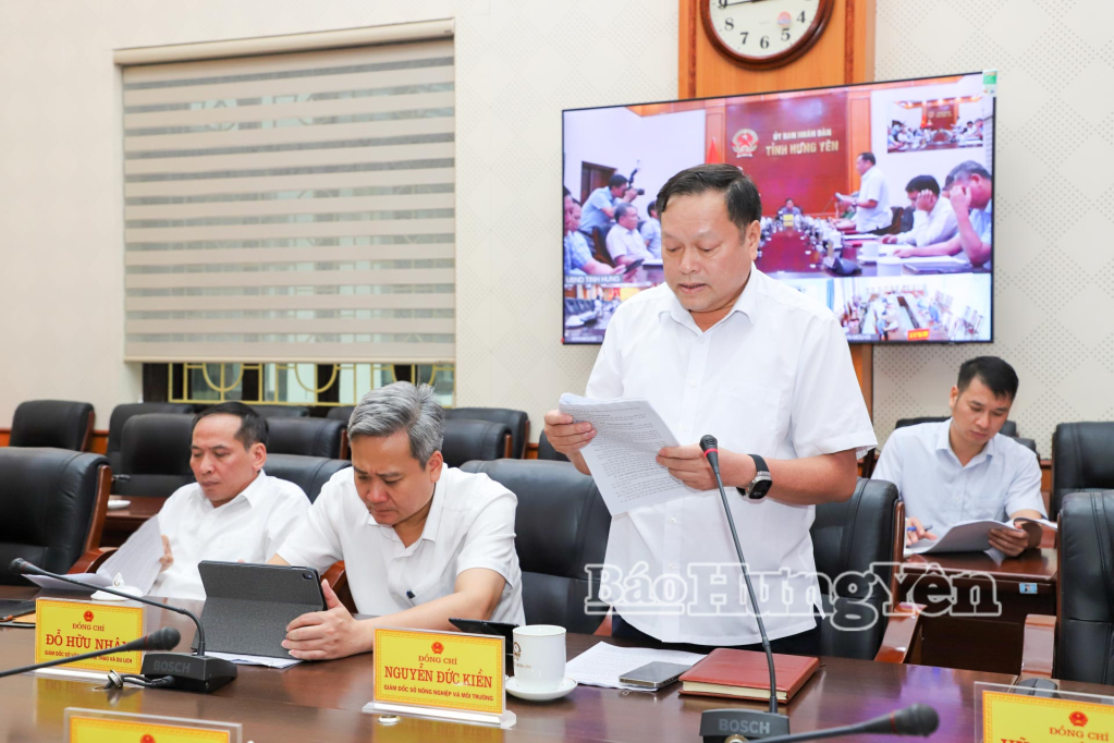 Lãnh đạo Sở Nông nghiệp và Môi trường báo cáo công tác triển khai ứng phó với bão Ragasa.