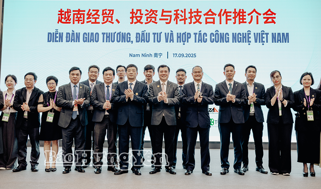 Các đại biểu tham dự Diễn đàn giao thương, đầu tư và hợp tác công nghệ Việt Nam.