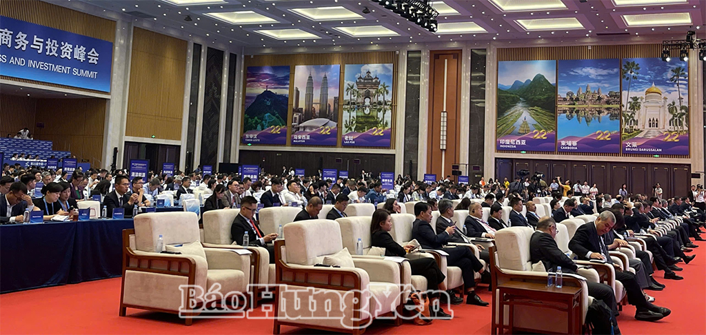 Các đại biểu dự Tọa đàm “Hợp tác giữa các KCN Trung Quốc – ASEAN và các KCN Quảng Tây” diễn ra tại Nam Ninh.