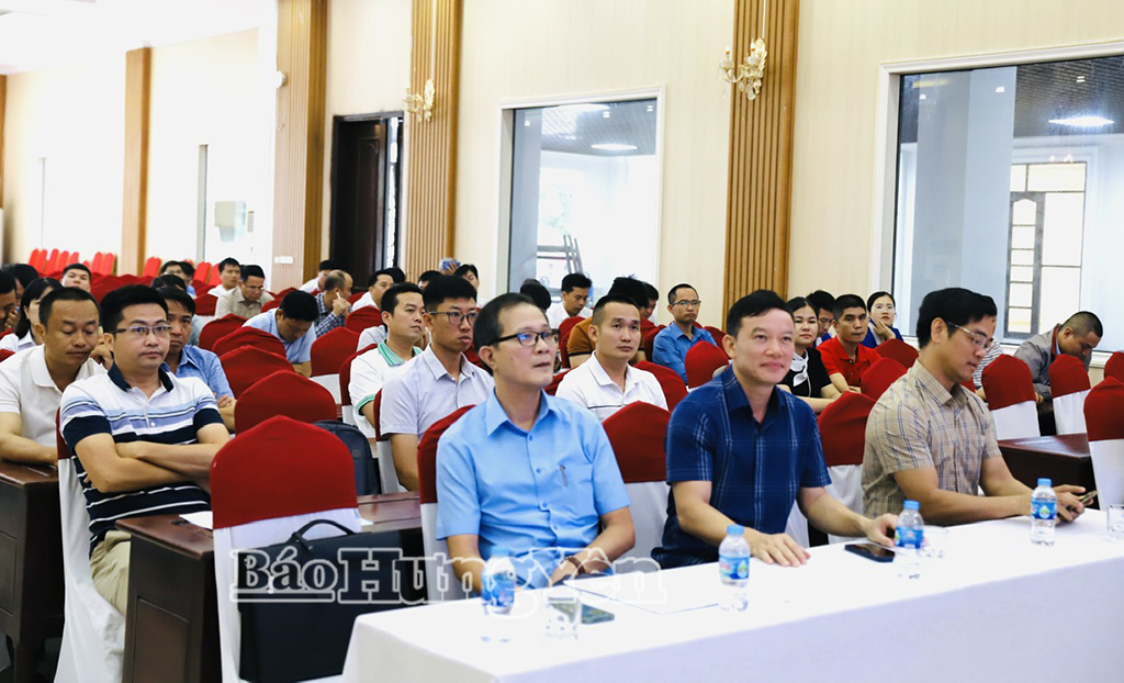 Các đại biểu dự hội nghị.
