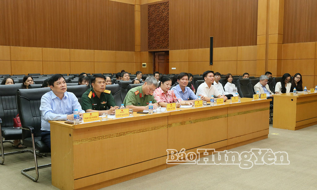 Các đại biểu dự hội nghị.