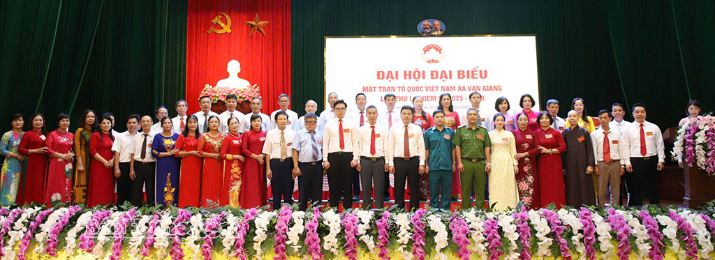 Ủy ban MTTQ Việt Nam xã Văn Giang khóa I, nhiệm kỳ 2025 – 2030 ra mắt Đại hội.