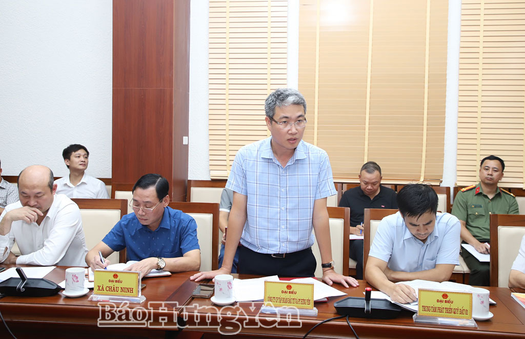 Đại diện chủ đầu tư báo cáo tình hình triển khai dự án.