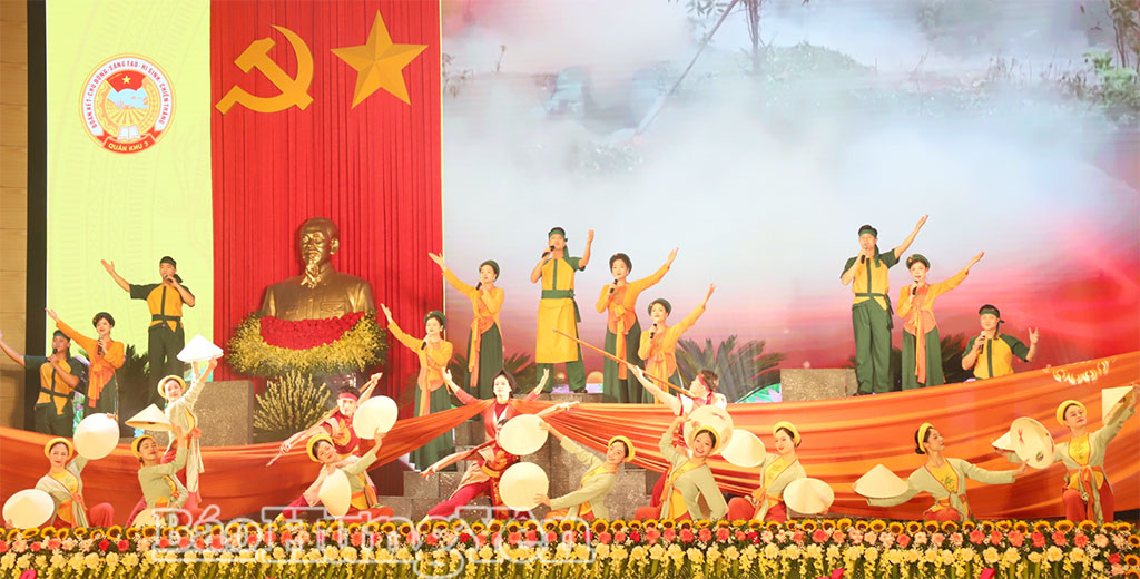 Một tiết mục văn nghệ tại buổi lễ.