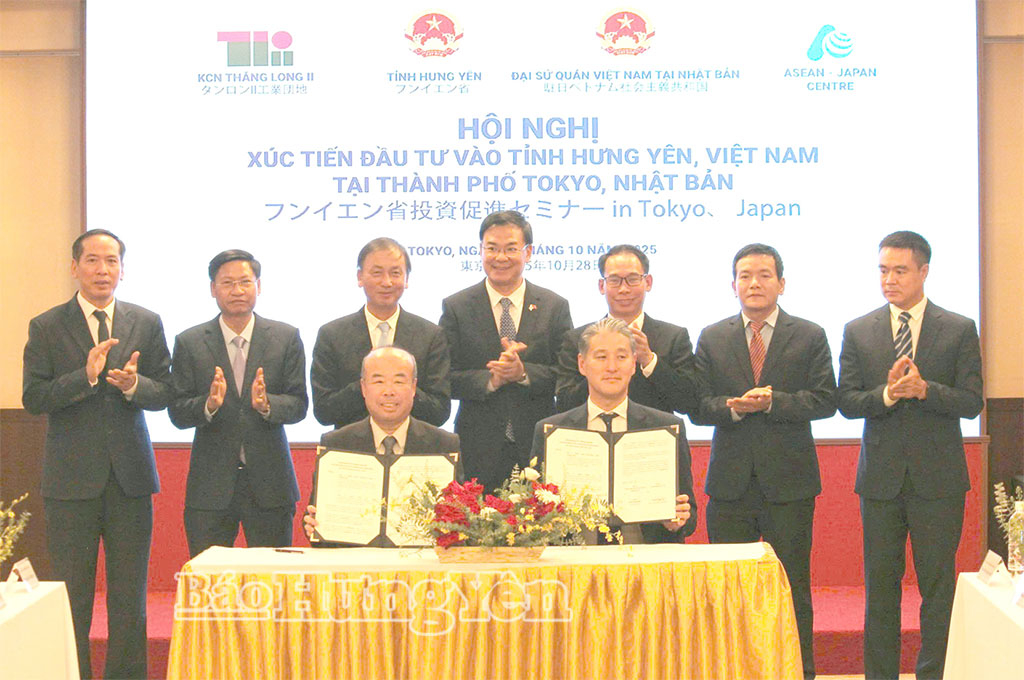 Đoàn công tác chứng kiến lễ ký MOU giữa Công ty TNHH Khu VV888 bet đăng nhập Thăng Long II và Công ty SANYO DENKI.