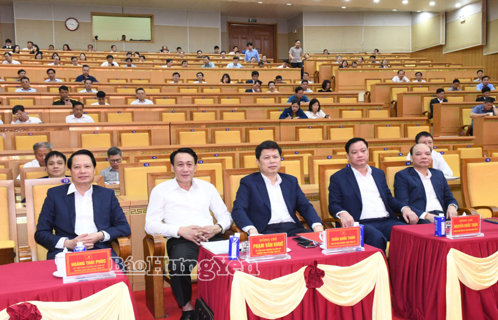 Các đại biểu dự hội nghị.