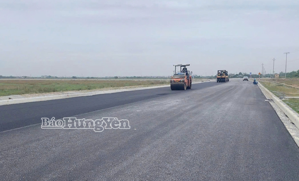 Thi công thảm bê tông nhựa mặt đường hạ tầng kỹ thuật KCN Thaco -Thái Bình.