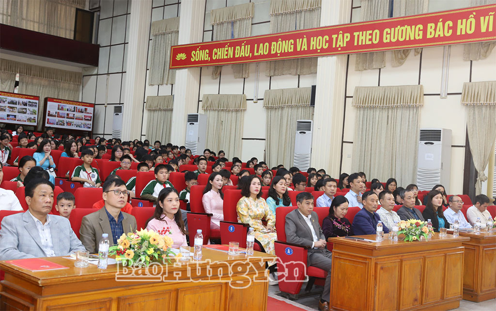 Các đại biểu tham dự lễ tổng kết và trao giải cuộc thi.