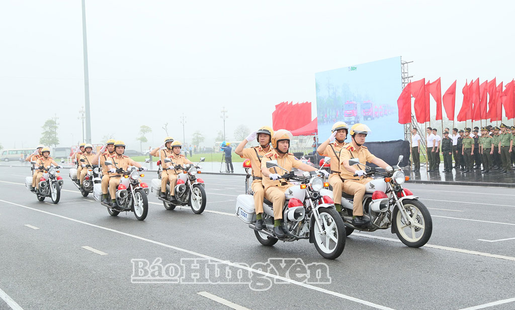 Công an tỉnh ra quân bảo đảm an ninh trật tự.