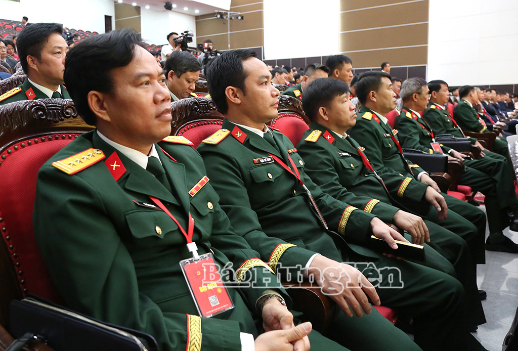 dai,bieu,du,dh2,11064202.jpg