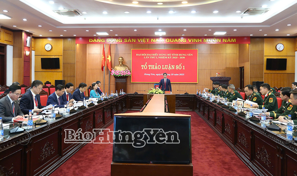 Đồng chí Nguyễn Văn Chiến, Ủy viên Ban Thường vụ, Trưởng ban Tuyên giáo và Dân vận Tỉnh ủy, Phó Bí thư thường trực Đảng ủy các cơ quan Đảng tỉnh, Tổ trưởng Tổ đại biểu số 1 điều hành thảo luận.