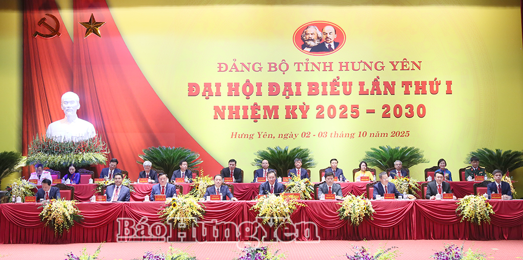 Đoàn Chủ tịch Đại hội. 