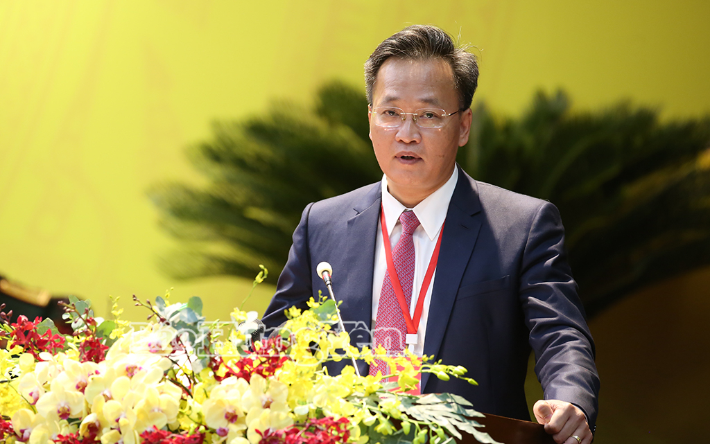 Đồng chí Nguyễn Hưu Nghĩa, Ủy viên Ban Chấp hành Trung ương Đảng, Bí thư Tỉnh ủy quán triệt, triển khai một số nhiệm vụ sẽ thực hiện trong khai mạc phiên trọng thể Đại hội đại biểu Đảng bộ tỉnh Hưng Yên lần thứ I, nhiệm kỳ 2025 – 2030 vào sáng ngày 3/10.