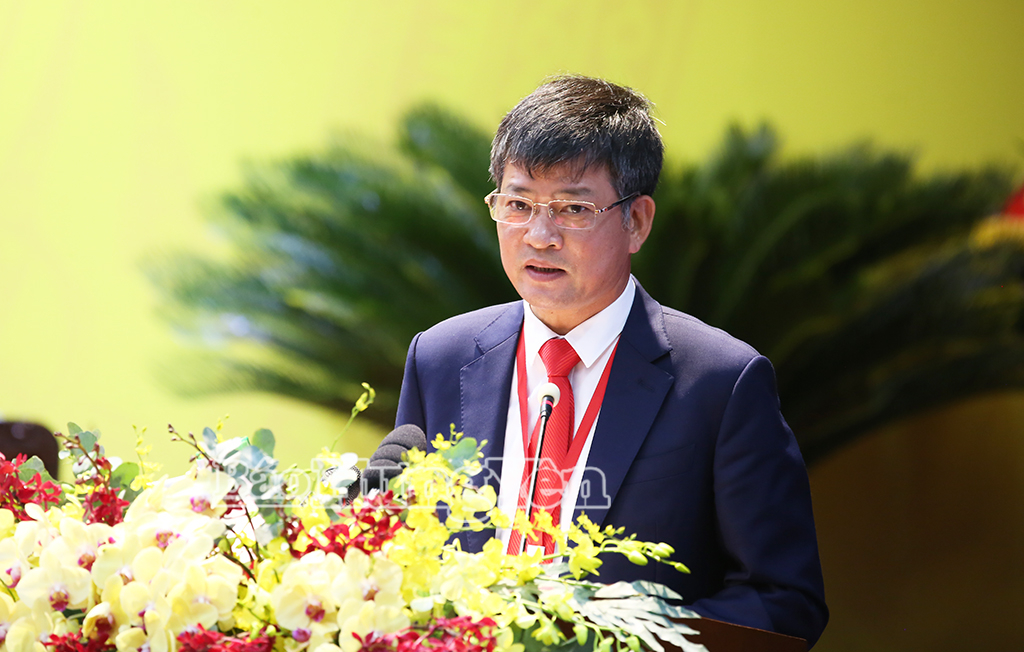 Đồng chí Lê Xuân Tiến, Ủy viên Ban Thường vụ Tỉnh ủy, Phó Chủ tịch HĐND tỉnh điều hành thảo luận tại Đại hội.