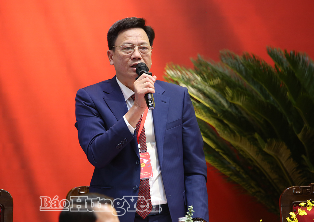 Đồng chí Vũ Kim Cứ, Ủy viên Ban Thường vụ Tỉnh ủy, Trưởng ban Quản lý khu kinh tế tỉnh điều hành thảo luận tại Đại hội.
