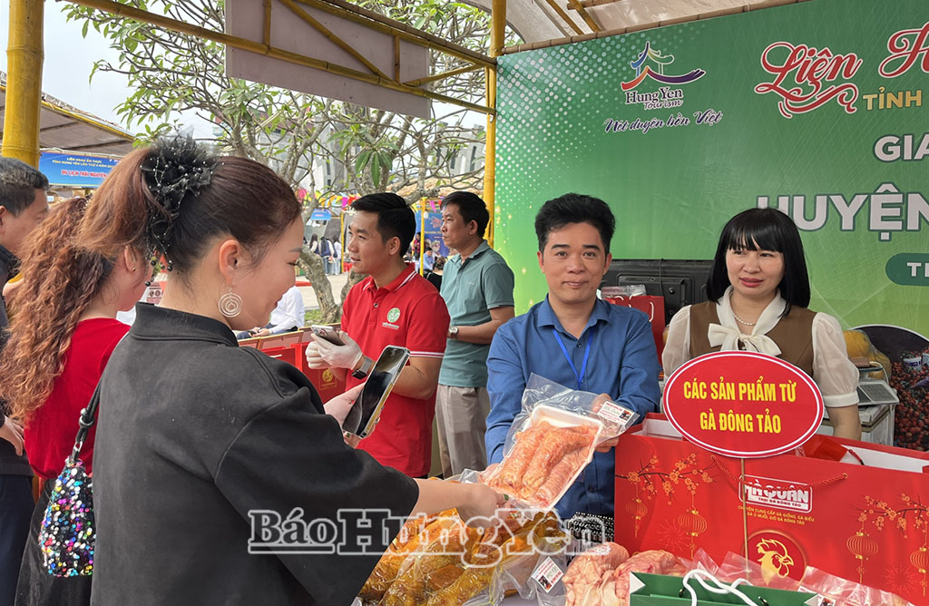 Giới thiệu các sản phẩm gà Đông Tảo, xã Hoàn Long.