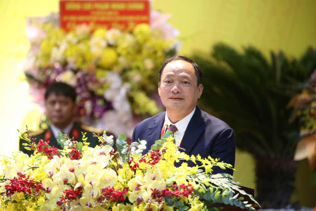 Đồng chí Trần Quốc Văn, Phó Bí thư Tỉnh ủy, Chủ tịch HĐND tỉnh điều hành thảo luận tại Đại hội.