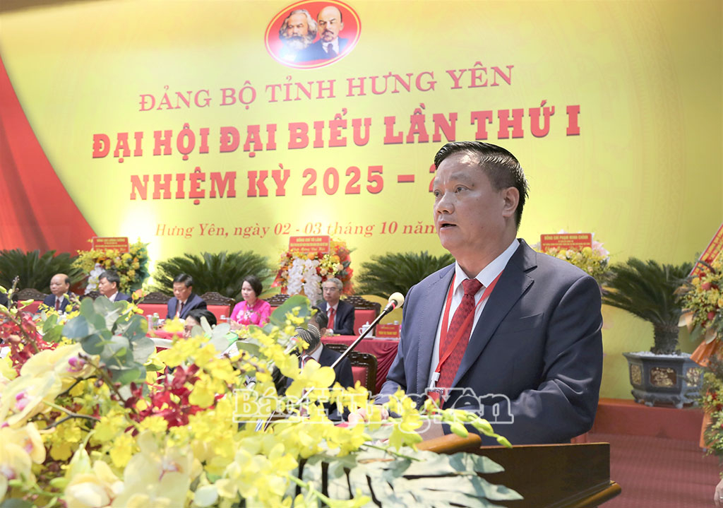 Đồng chí Nguyễn Khắc Thận, Phó Bí thư Tỉnh ủy, Chủ tịch UBND tỉnh phát biểu tại Đại hội. 