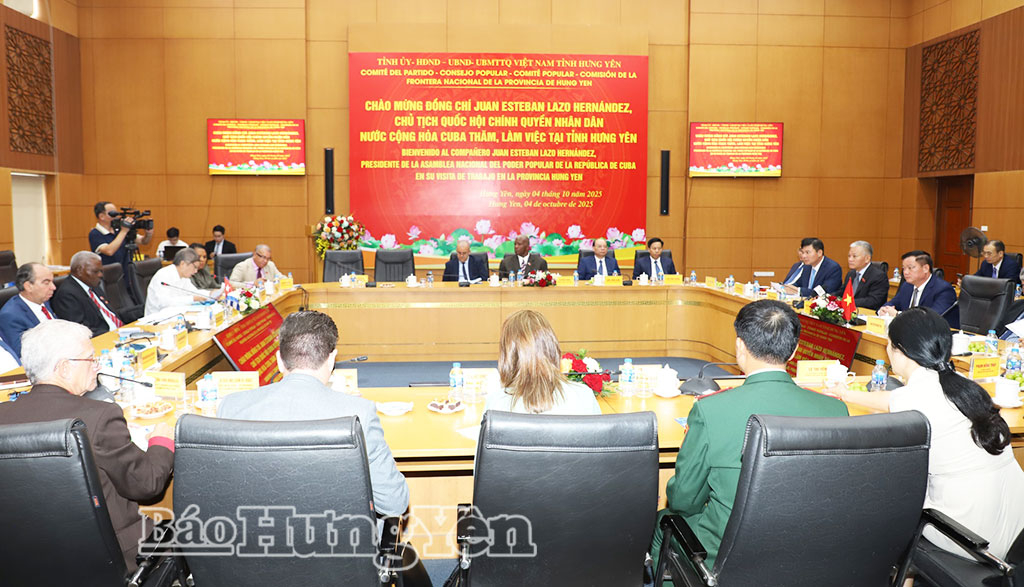 Quang cảnh buổi làm việc.