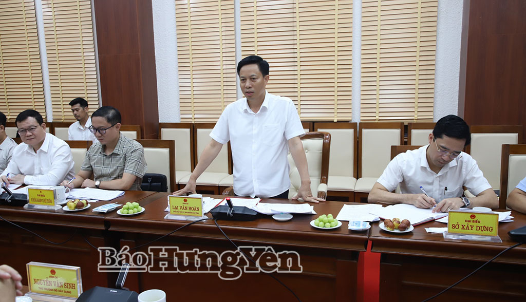 Đồng chí Phó Chủ tịch UBND tỉnh Lại Văn Hoàn phát biểu tại buổi làm việc.