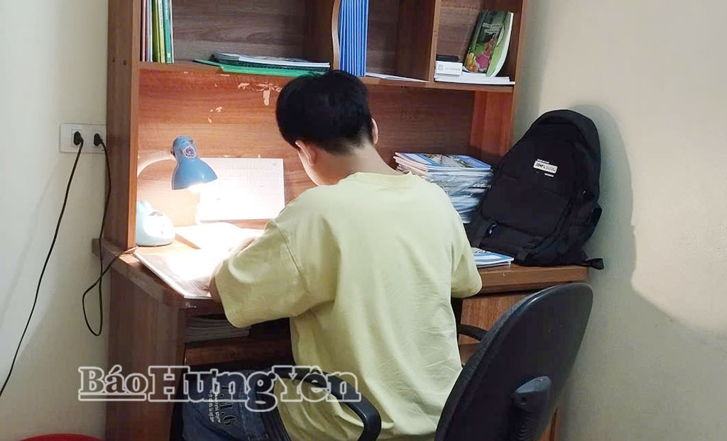 Học sinh Trường THCS Liêu Xá (xã Nguyễn Văn Linh) duy trì thói quen ngồi vào bàn học đúng giờ khi tiếng kẻng vang lên.