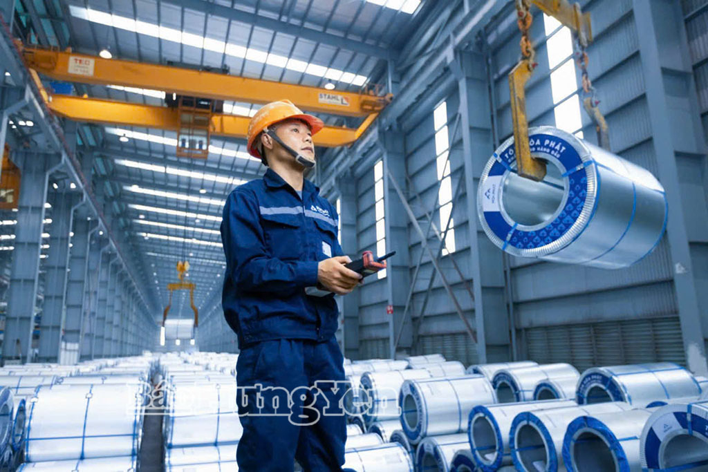 Hoạt động sản xuất của công nhân tại tập đoàn Hòa Phát.