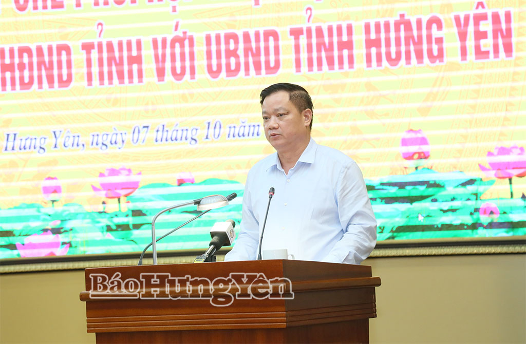 Đồng chí Nguyễn Khắc Thận, Phó Bí thư Tỉnh ủy, Chủ tịch UBND tỉnh phát biểu tại hội nghị.