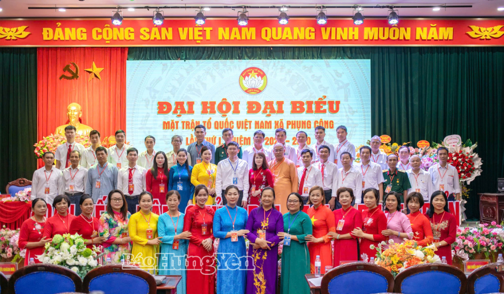 Ủy ban MTTQ Việt Nam xã Phụng Công khóa I, nhiệm kỳ 2025 - 2030 ra mắt Đại hội.