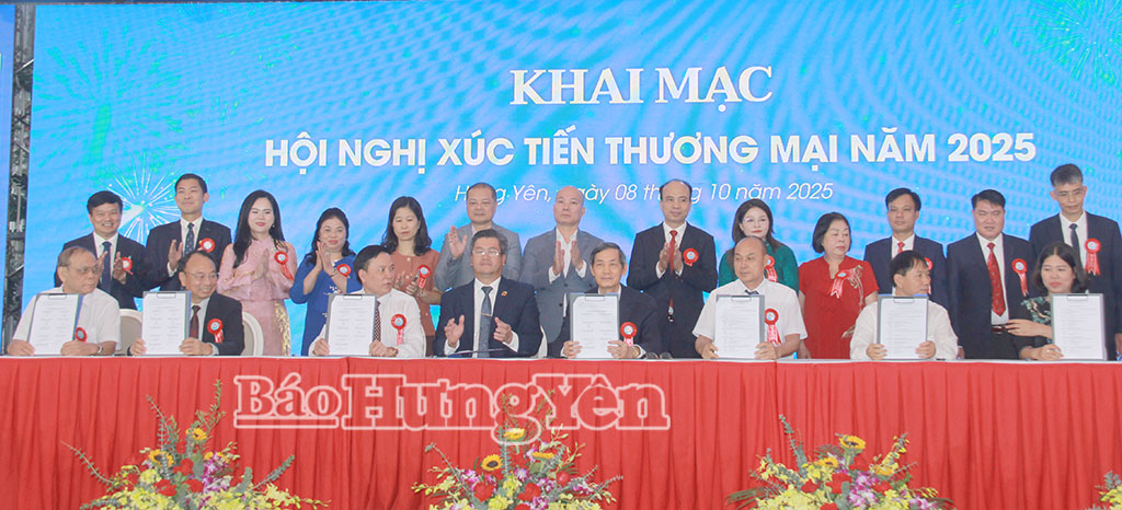 Đại diện các Hiệp hội Doanh nghiệp ký kết Biên bản ghi nhớ về chương trình hợp tác tiêu thụ sản phẩm