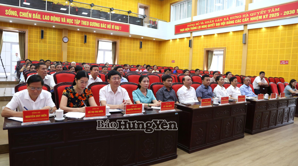 Hội nghị tiếp xúc cử tri tại xã Hưng Hà.