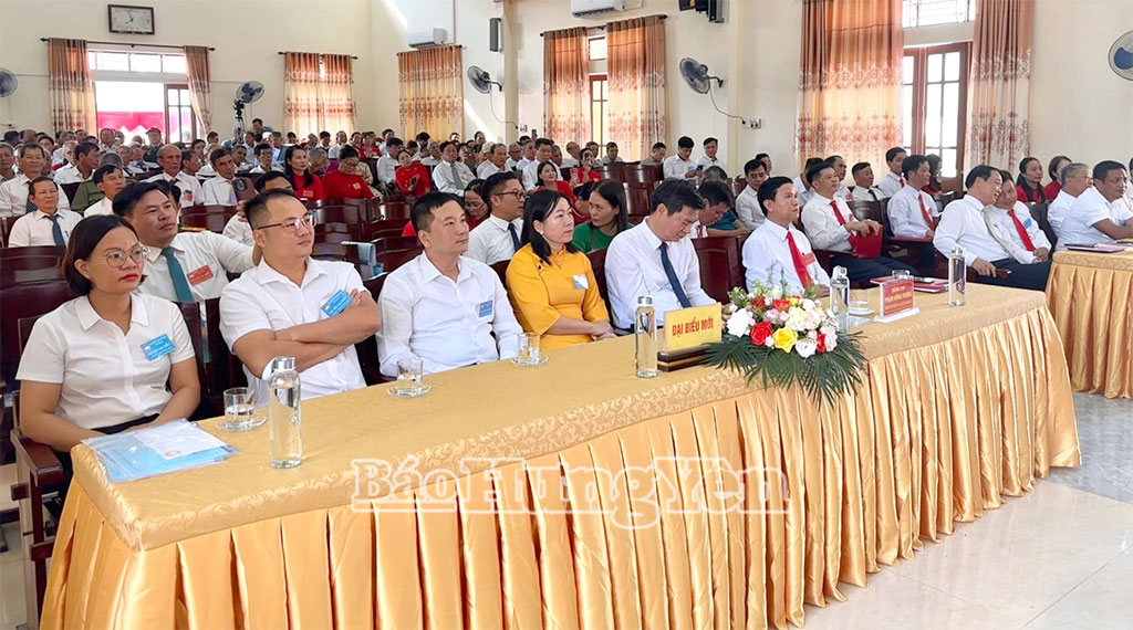 Các đại biểu dự Đại hội đại biểu Mặt trận Tổ quốc Việt Nam xã Quỳnh An lần thứ I. Ảnh: Hà My