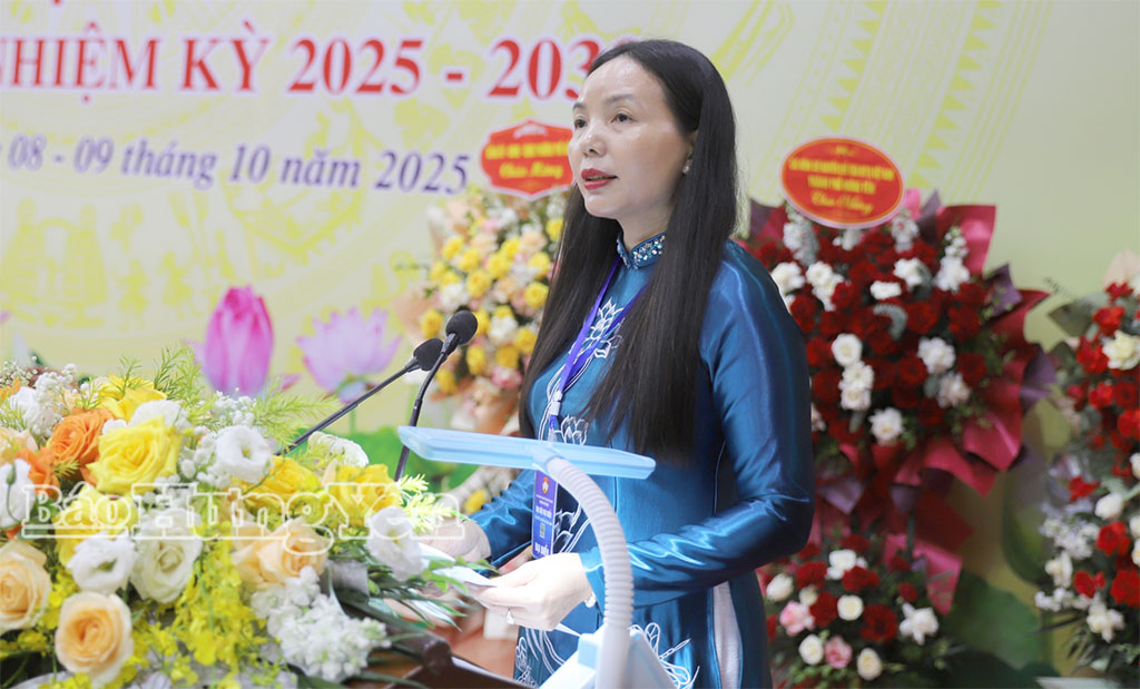 Đồng chí Ngô Thị Kim Hoàn, Ủy viên Ban Thường vụ Tỉnh ủy, Phó Chủ tịch Thường trực Ủy ban MTTQ Việt Nam tỉnh phát biểu tại Đại hội.